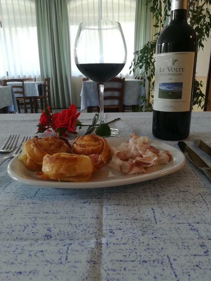 Hotel Ristorante Villa Paradiso Riparbella Zewnętrze zdjęcie